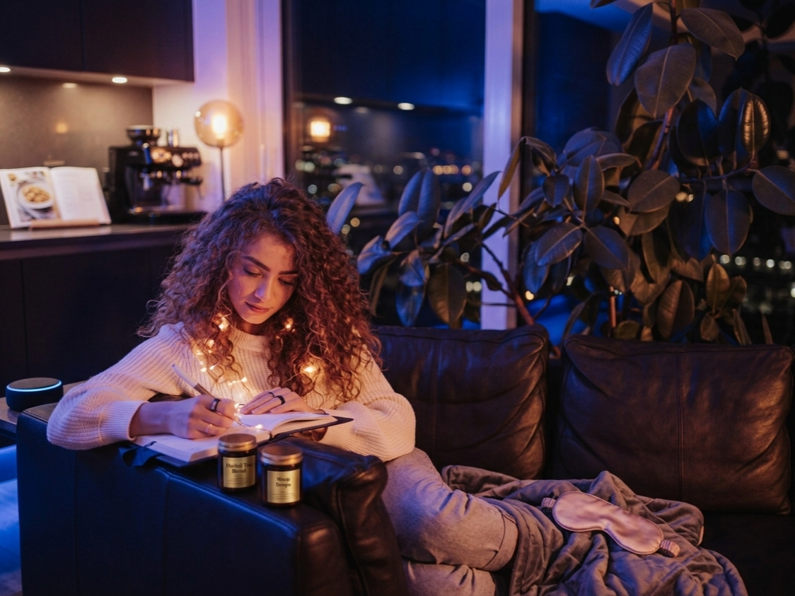 a featured image for a blog post about evening routine for working women