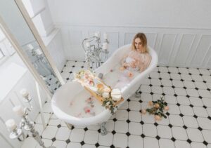 a featured image for a blog post about a 30-day self-love challenge