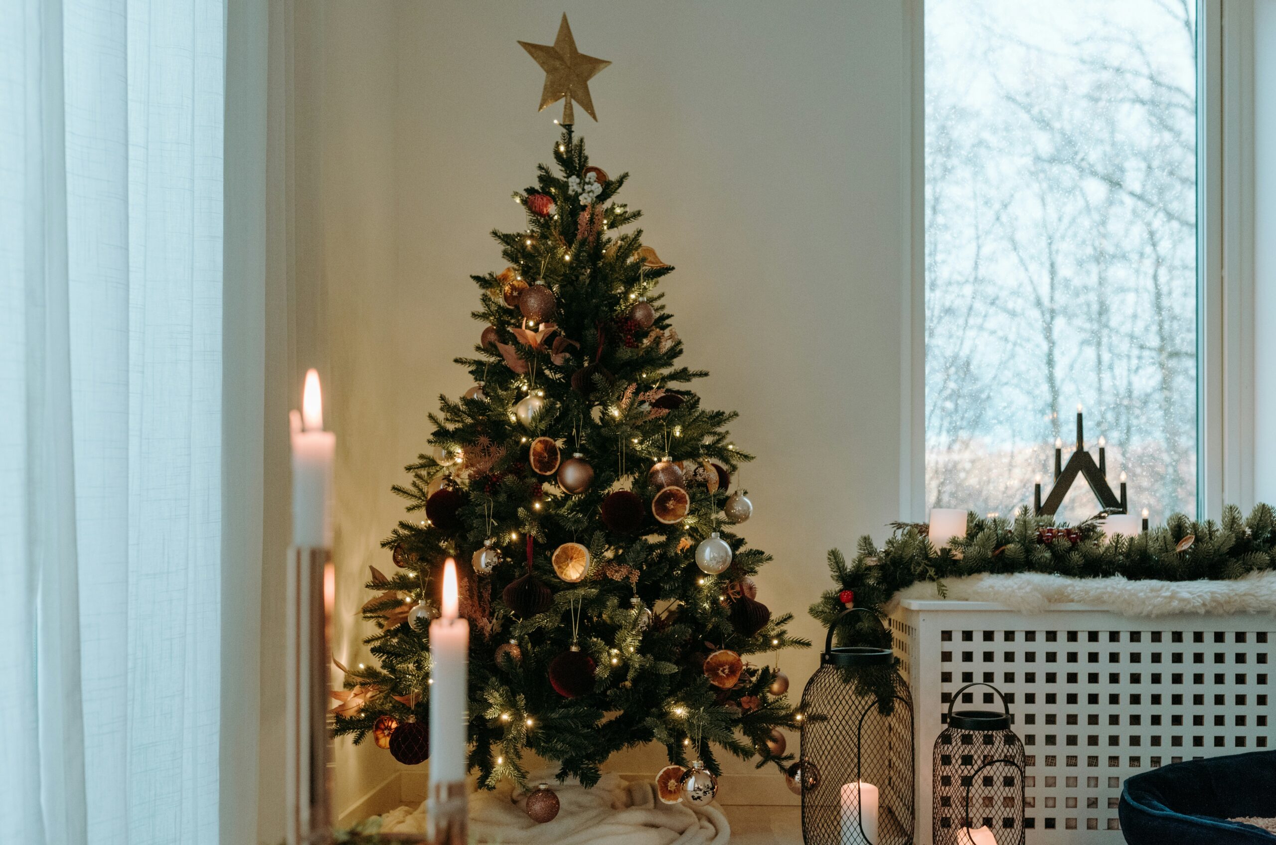 45 Christmas Bucket List Ideas to Make the Season Magical