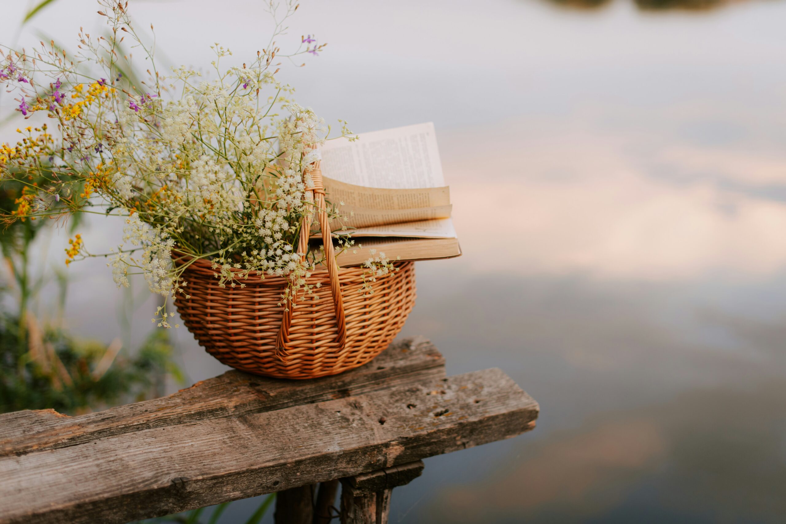 a featured image for a blog post about how to live a peaceful life